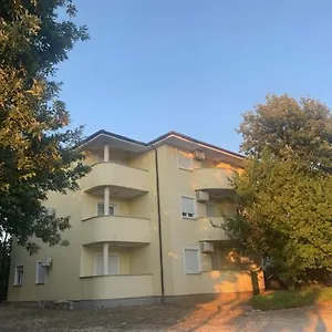 zkontrolujte dostupnost