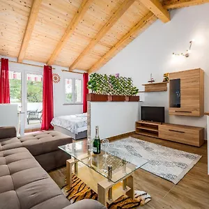 Heidi 2 Apartmán